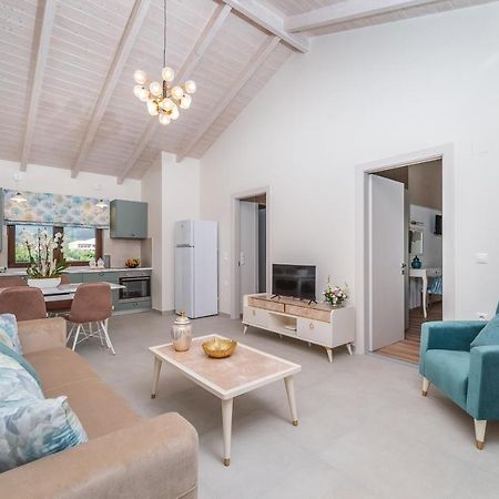Vincenzo Suites Nydri  Ngoại thất bức ảnh